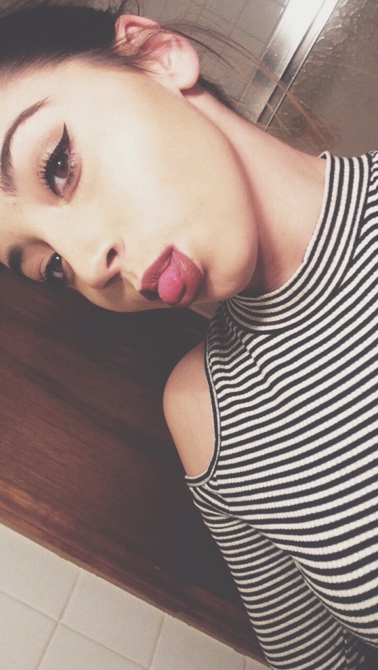 Cute Brunette #0bD0Pg2d