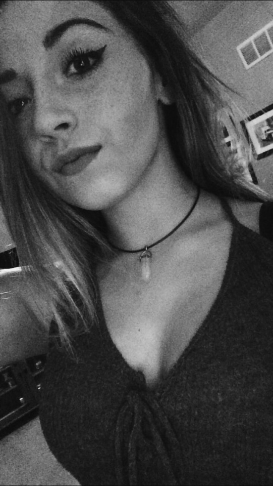 Cute Brunette #40TLFBzn