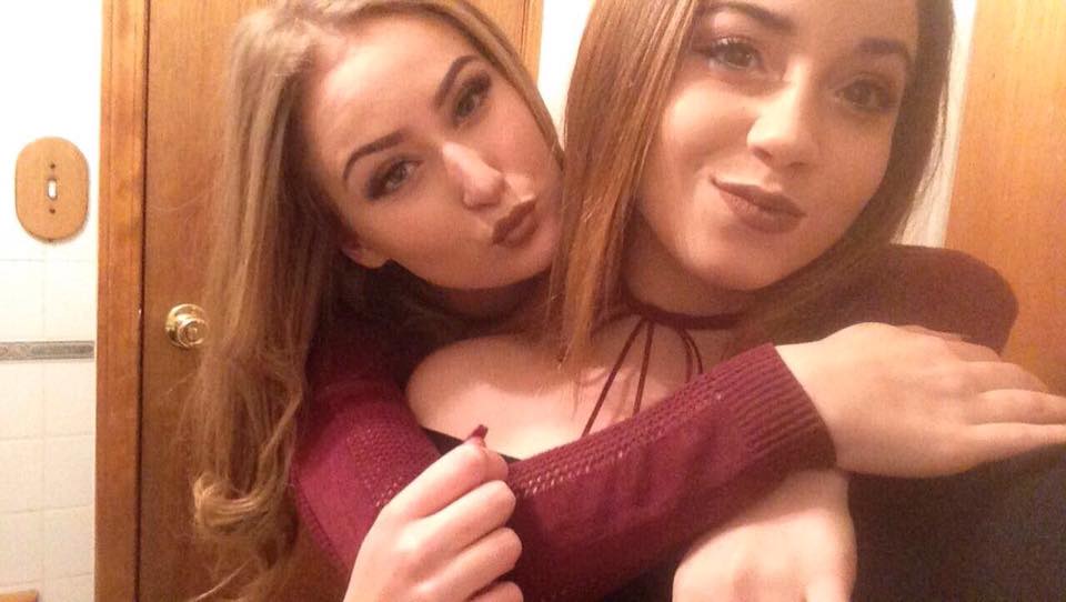 Cute Brunette #4EDKsCkD