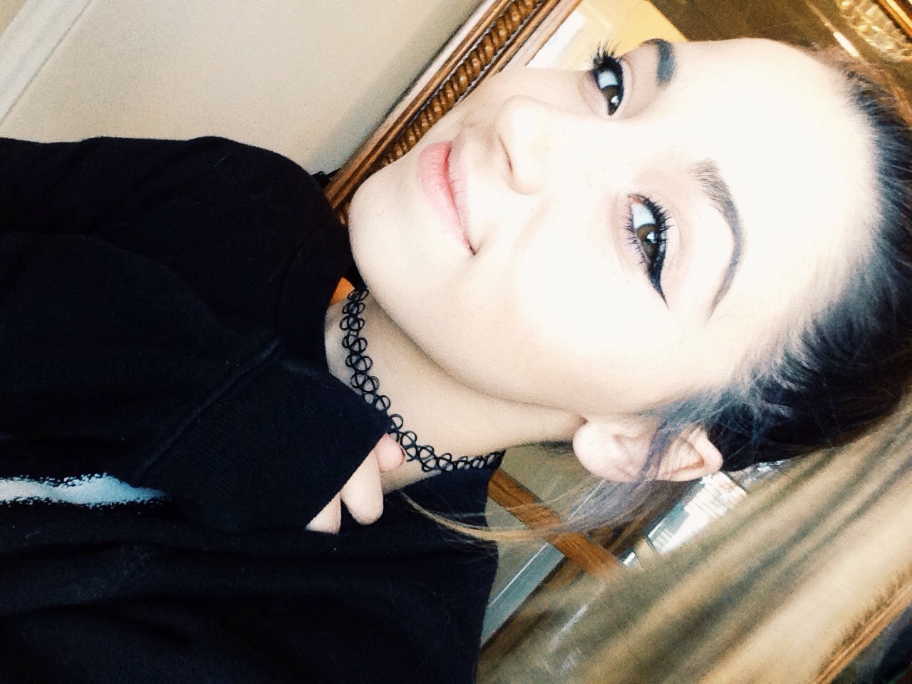 Cute Brunette #73ldVuAk