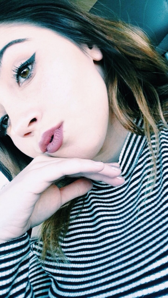 Cute Brunette #FenrDCso