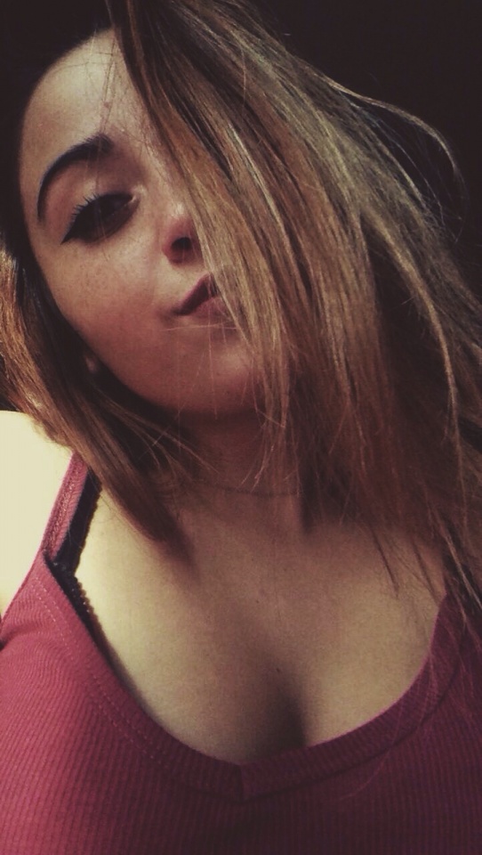 Cute Brunette #K2PYSeeb