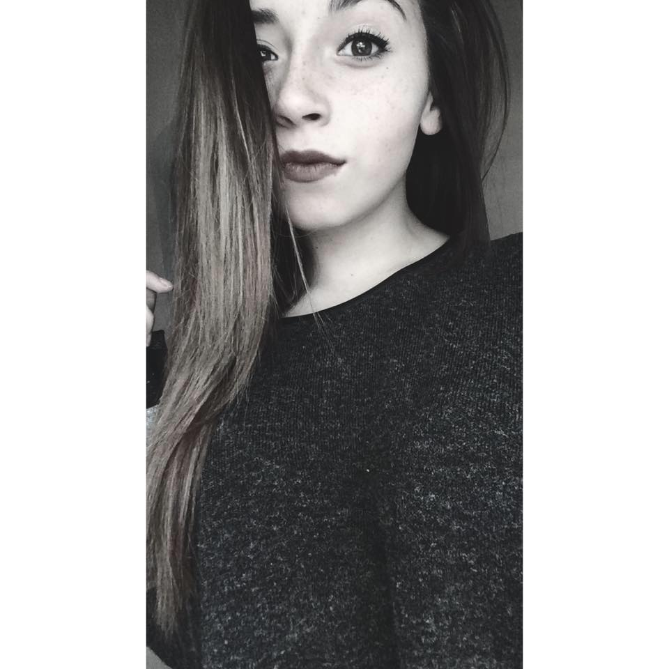 Cute Brunette #PHDDdZun