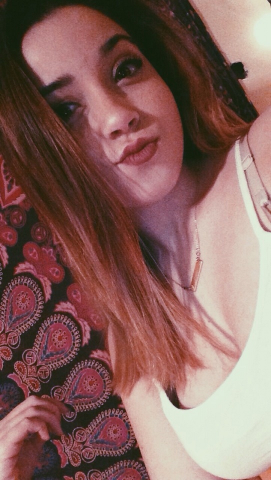 Cute Brunette #RXsaCxIF