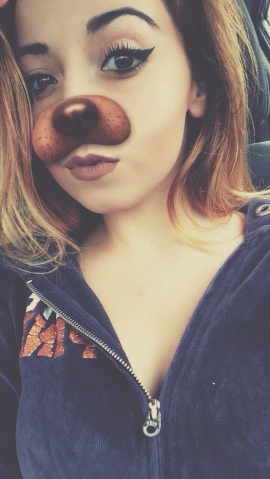 Cute Brunette #WP5SYDxj