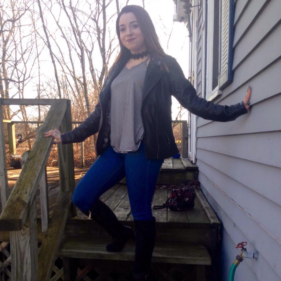 Cute Brunette #jNXZZb2D