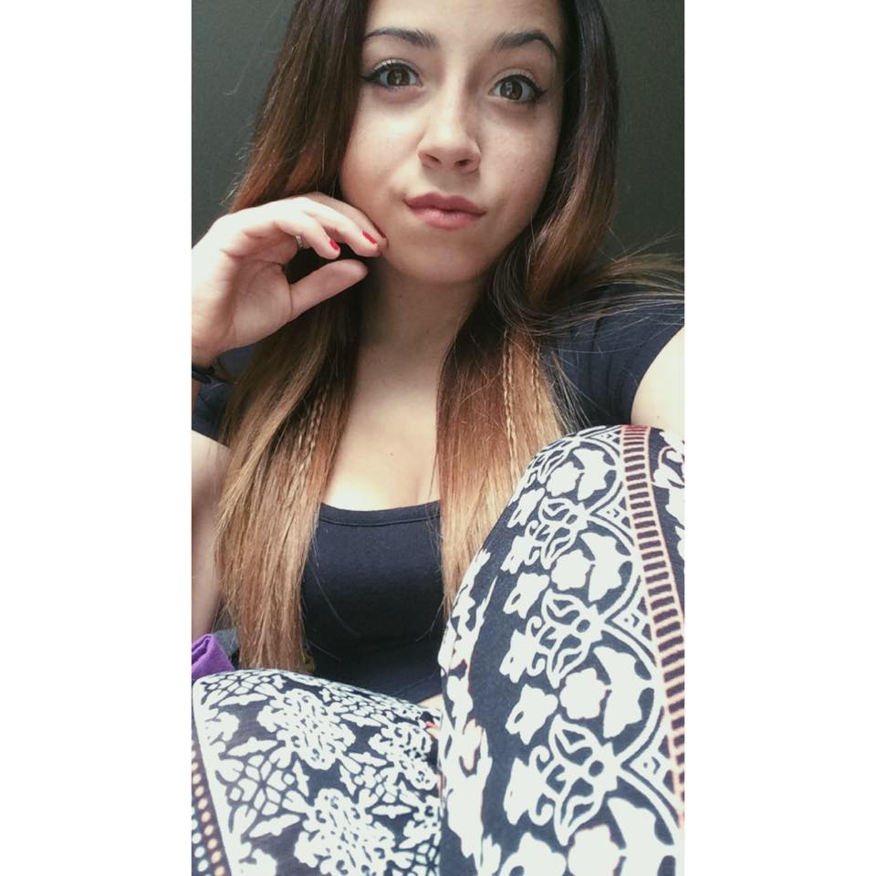 Cute Brunette #jbgmB8kc