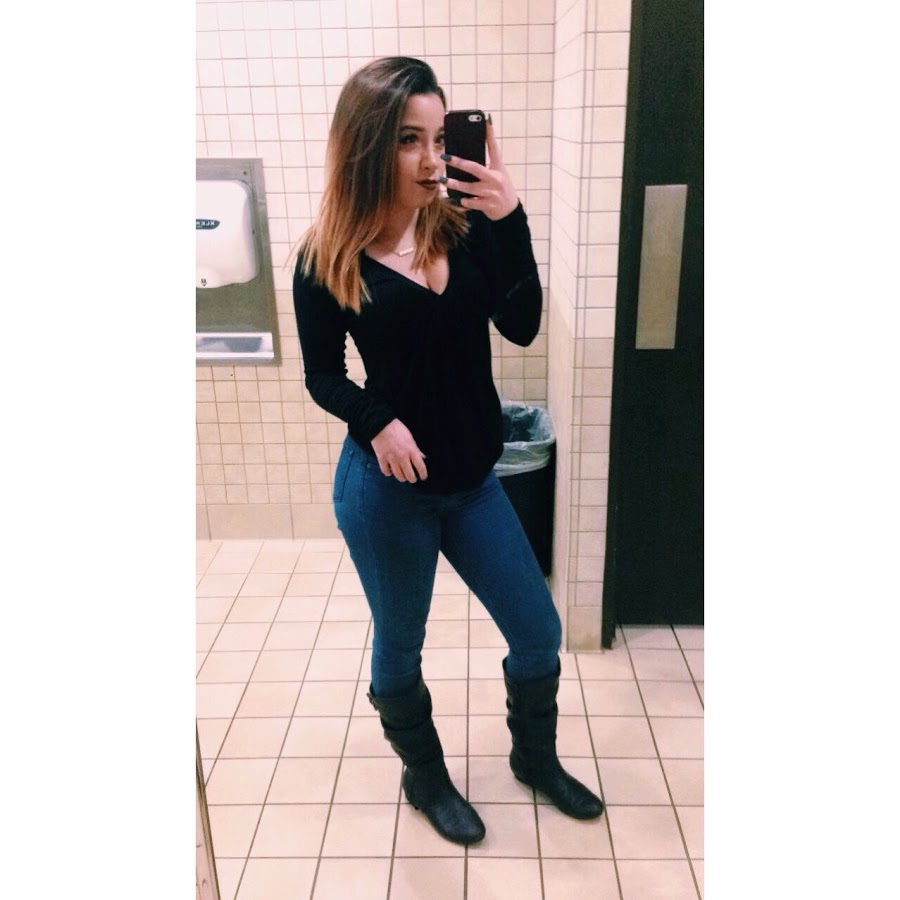 Cute Brunette #k86E2Ufu