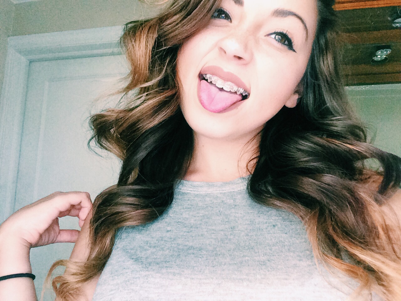 Cute Brunette #kNESh7j7