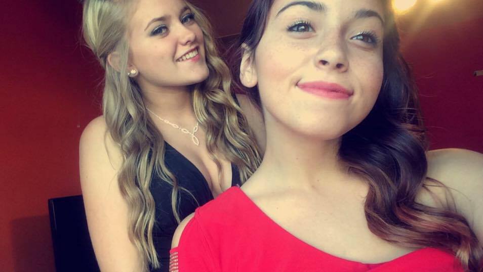 Cute Brunette #mcX5Y7fP