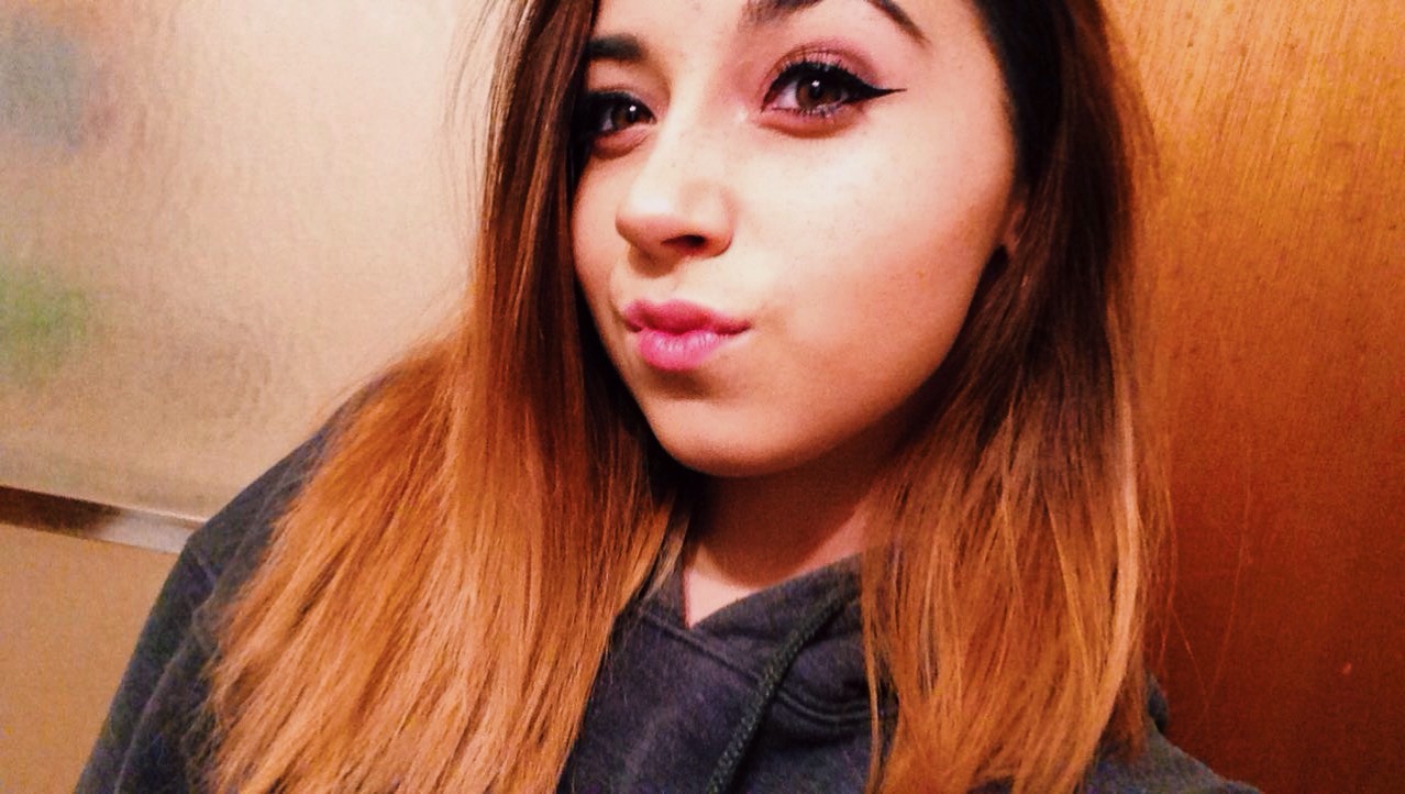 Cute Brunette #o1umbLxo