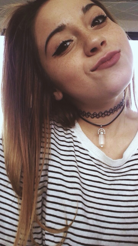 Cute Brunette #yYEiSTah