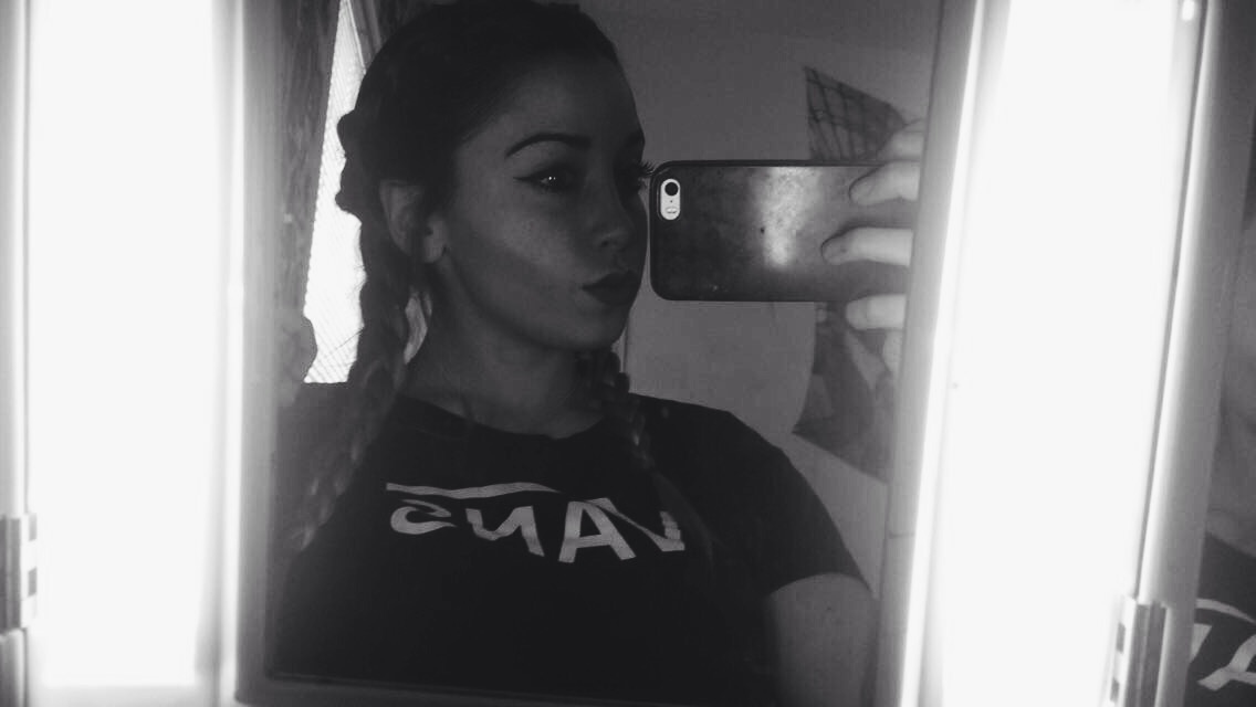 Cute Brunette #zeAUMUcK