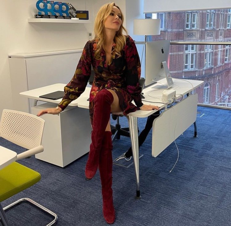 Amanda Holden Ultimate Wank Bank Collection Part 1 #pf3X3wrM