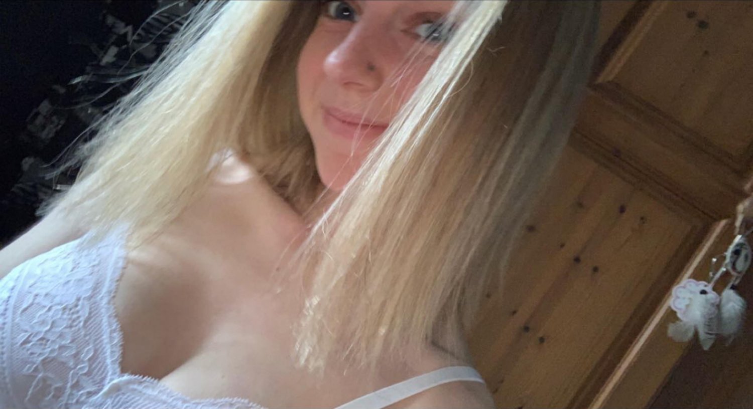 Daisy 19 - Porn Videos & Photos - EroMe