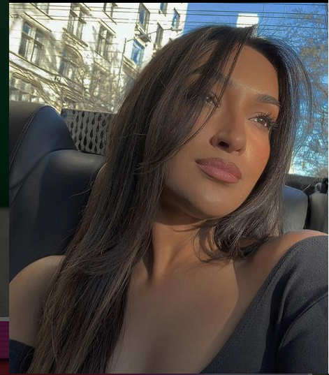 Adora Lynn #qHSWo3VQ