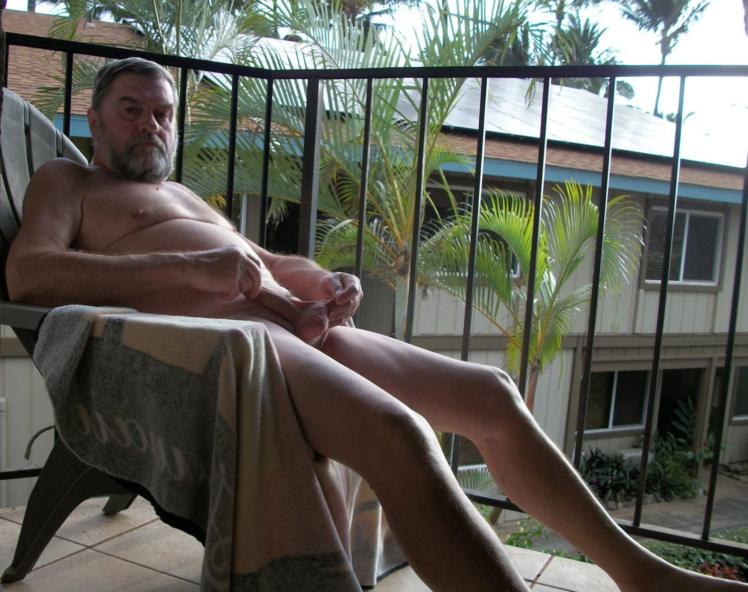 Me, JJ, doing what I love, exposing my cock, whenever I can #CmcRaGsh