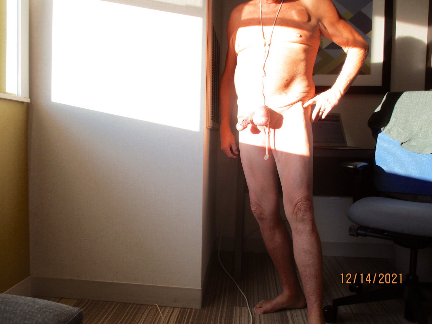 Me, JJ, doing what I love, exposing my cock, whenever I can #Gkg59eyL