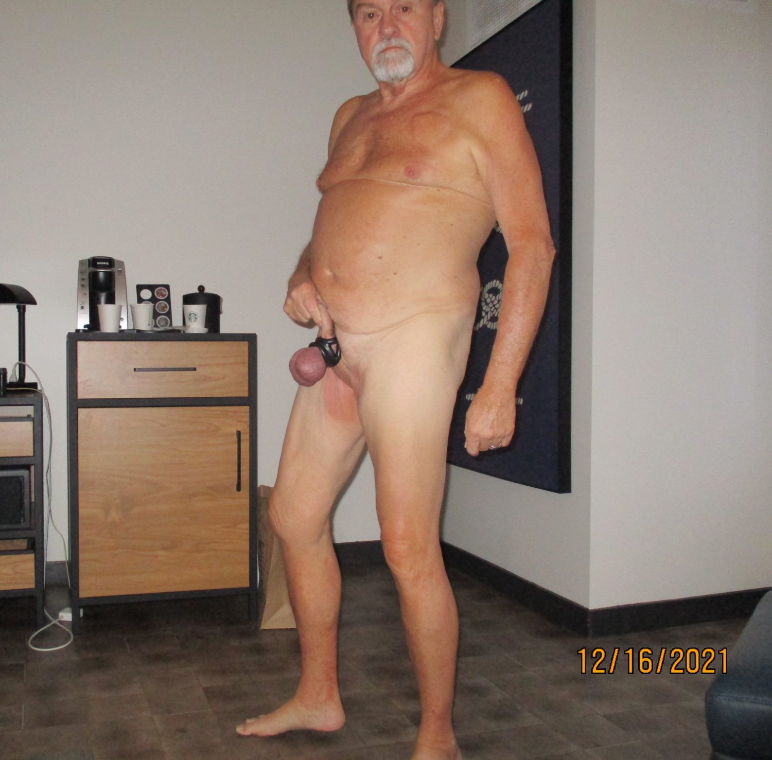 Me, JJ, doing what I love, exposing my cock, whenever I can #Z7l8T494