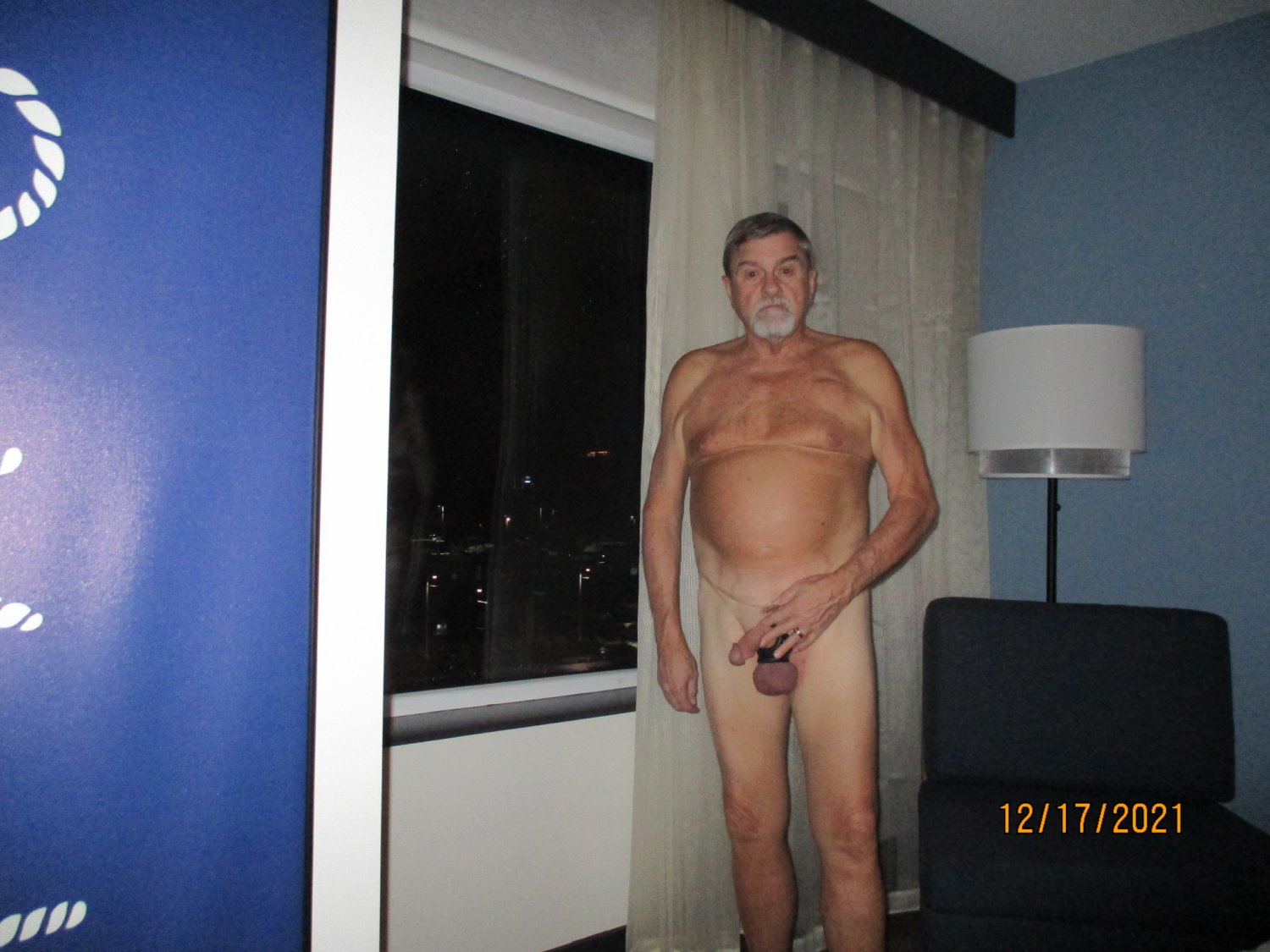 Me, JJ, doing what I love, exposing my cock, whenever I can #qUxffpsp