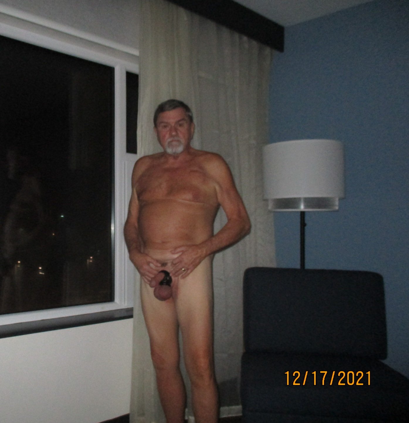 Me, JJ, doing what I love, exposing my cock, whenever I can #qjUq5Tp4