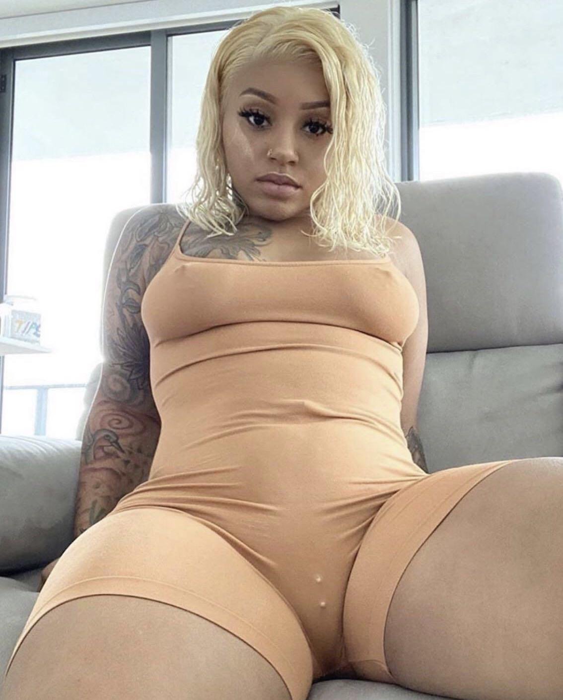 All that pussy #o4EwFk3i