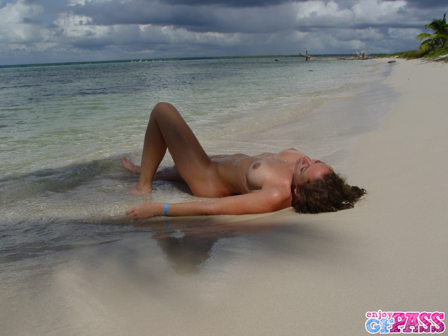 Sexy girlfriend on vacation #sESe6Gsp