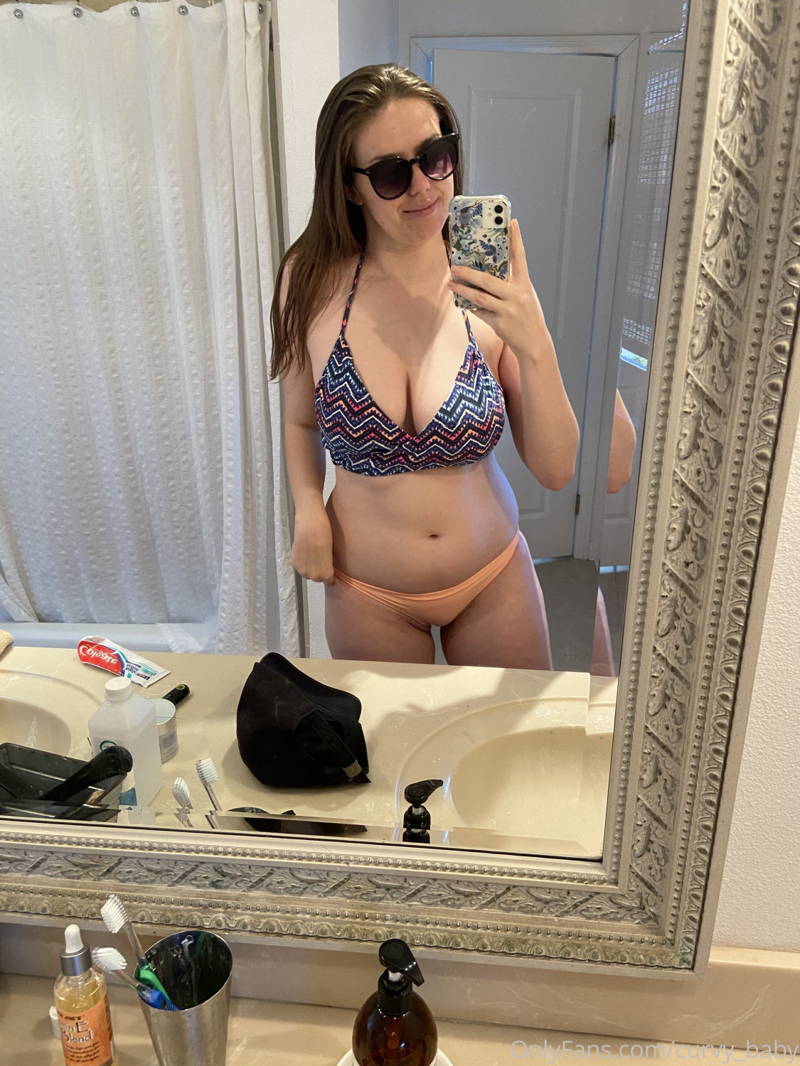 Curvy 4 #6pKZwVOI