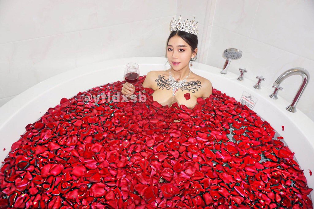 推特爆乳女神人称小范冰冰-1 #dx5R4NMI