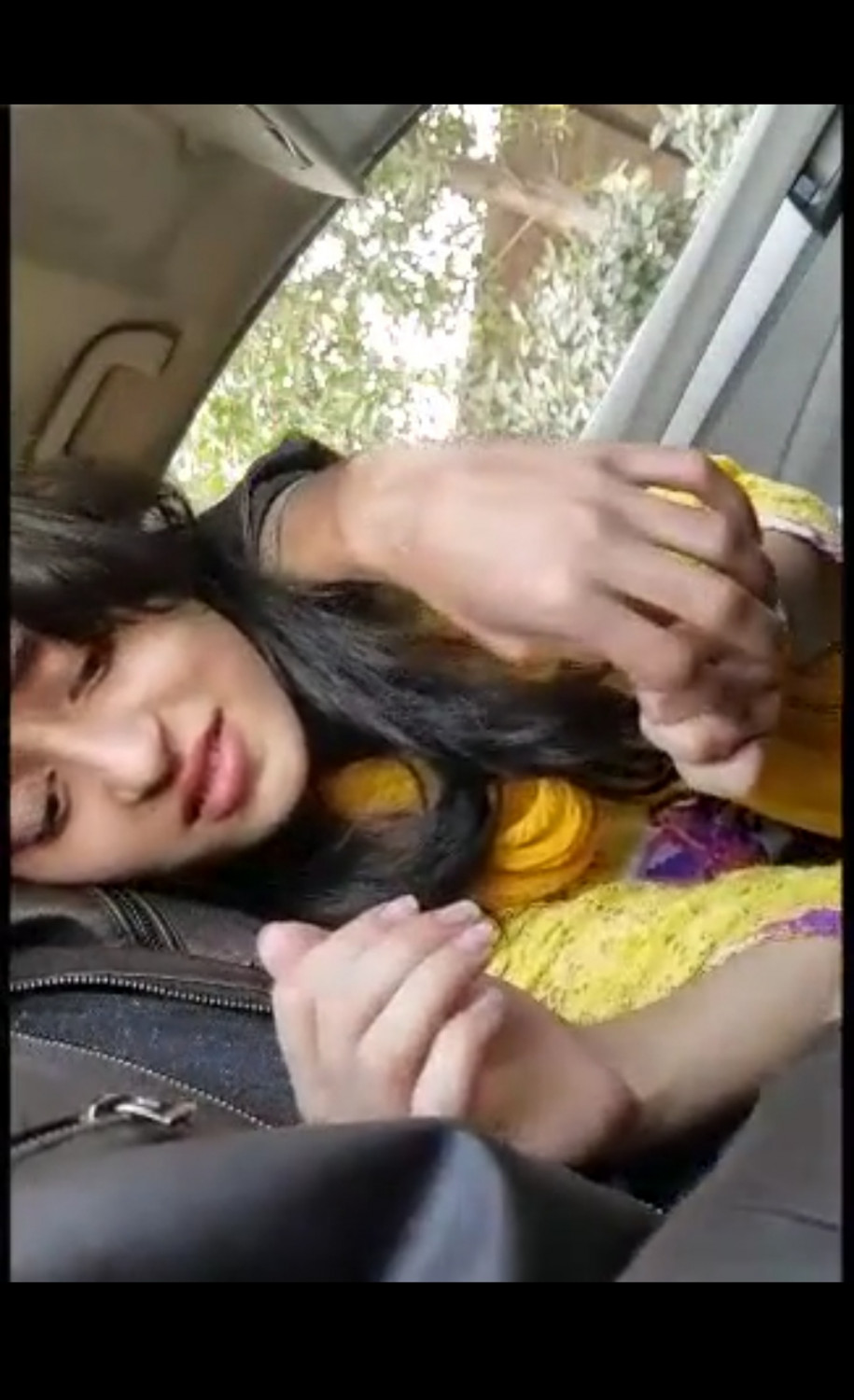 Pakistani 🔥gf bf college sucking dick in Car ➡️ 💯 leak video ⬅️ -... image
