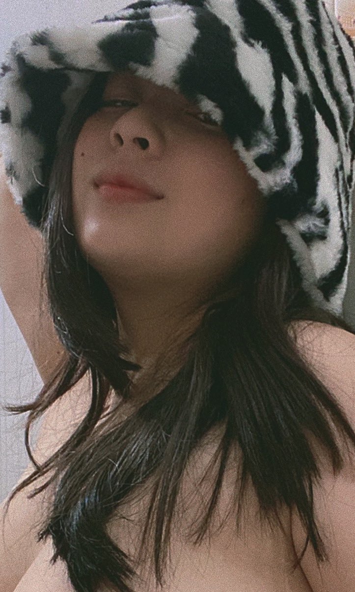 Barbara Crooked - Asian Vietnamese Girl #itGSewBk