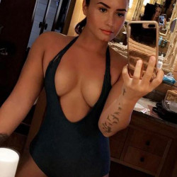 Famous Singer Demi Lovato Nude Leaks