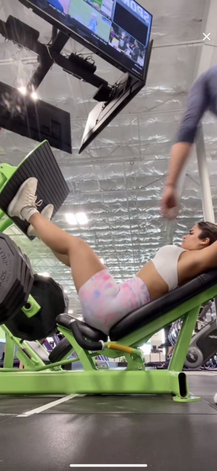 Gym girl with a fat ass #2 #BoXVTU2r