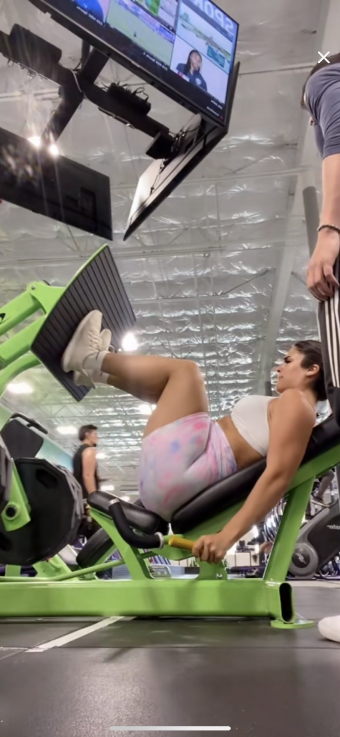 Gym girl with a fat ass #2 #KdRKNaeB