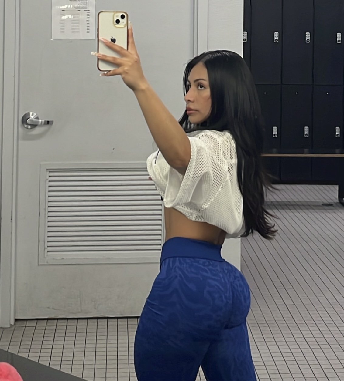 Fit babe has the perfect ass #ysN7mx9u