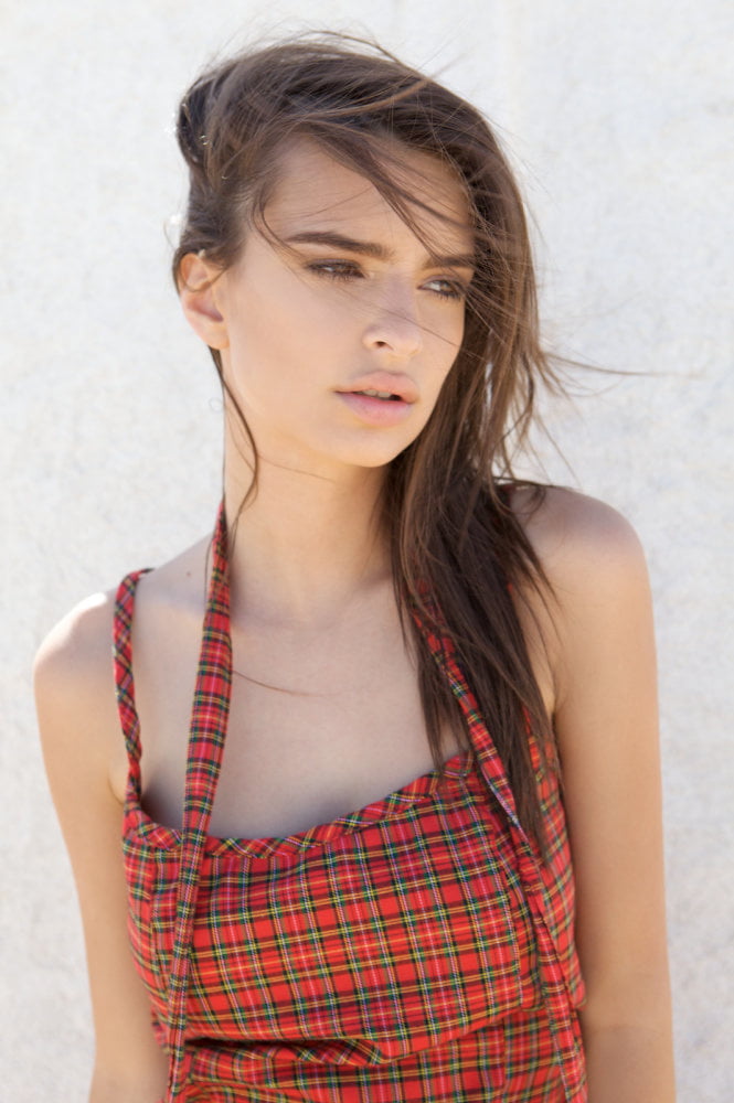Emily Ratajkowski 18 #AVNyKQ6o