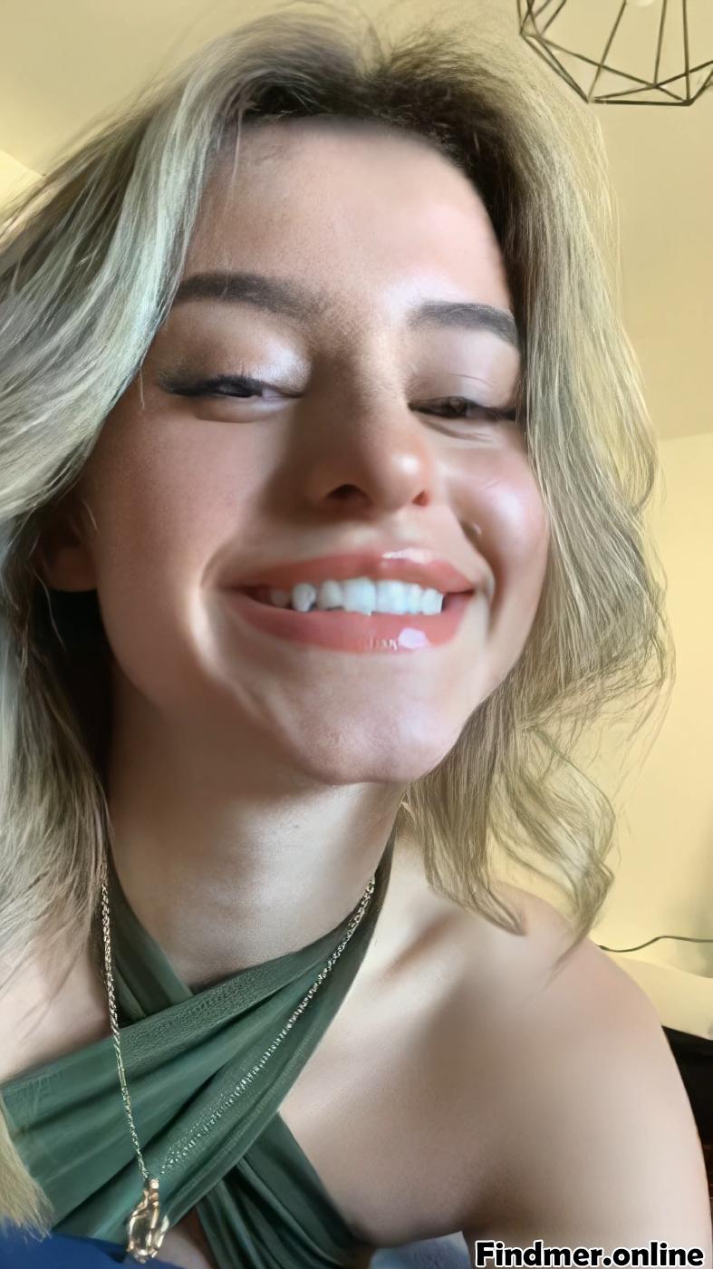 Lea Elui Nipple Slip Instagram Livestream Leaked #QWBMb82n