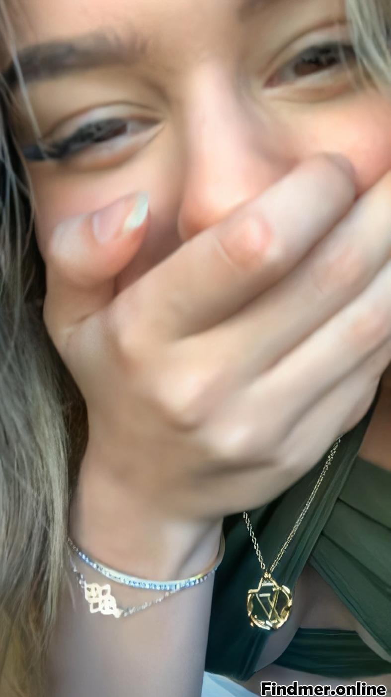 Lea Elui Nipple Slip Instagram Livestream Leaked #xAE2cU9G
