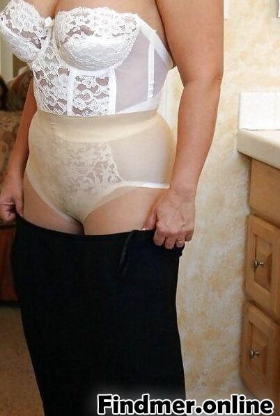 Girdle and Pantyhose worn by plain everyday women – Nov #mbmofVrP