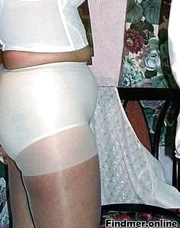 Girdle and Pantyhose worn by plain everyday women – Nov #yWh0UHR4