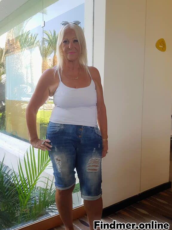Beautiful Older Lady N/N #Kn9gV7PZ
