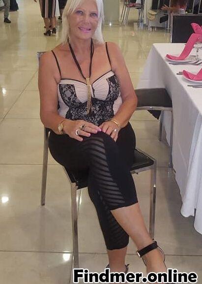 Beautiful Older Lady N/N #XNpb3OLH