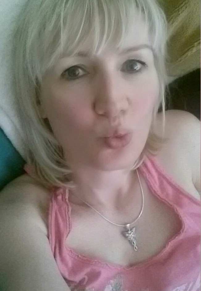 Slutwife Monique loves a facial #GFJNK4ig