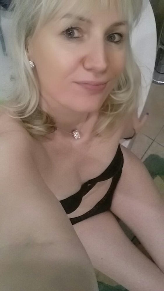 Slutwife Monique loves a facial #tL5pehmR