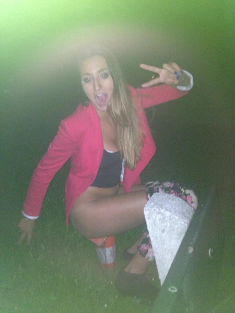 Amateur Girls Caught Peeing (part 6) #OdTK45nb