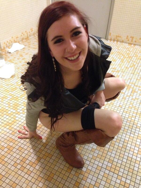 Amateur Girls Caught Peeing (part 6) #isAg7L2H