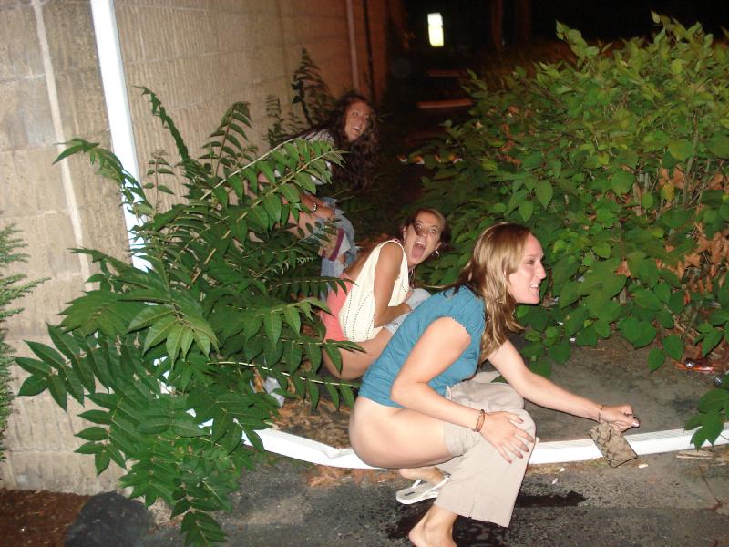 Amateur Girls Caught Peeing (part 6) #mCV0nk0S