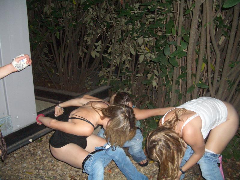Amateur Girls Caught Peeing (part 6) #t8J9tsY4