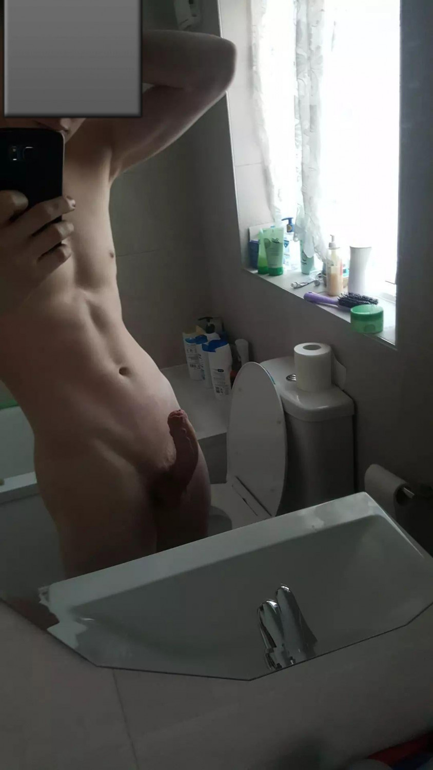 Cocks Points Striaght Up #9n7tualJ