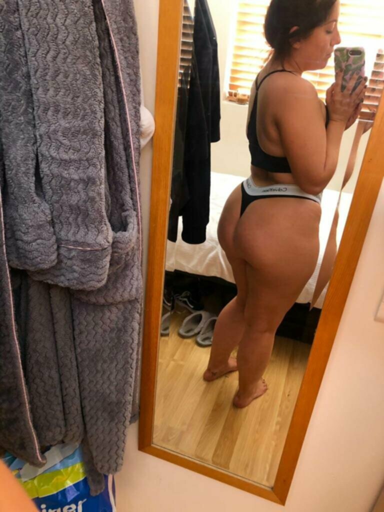 Exposed gf #5rpFs0Y9